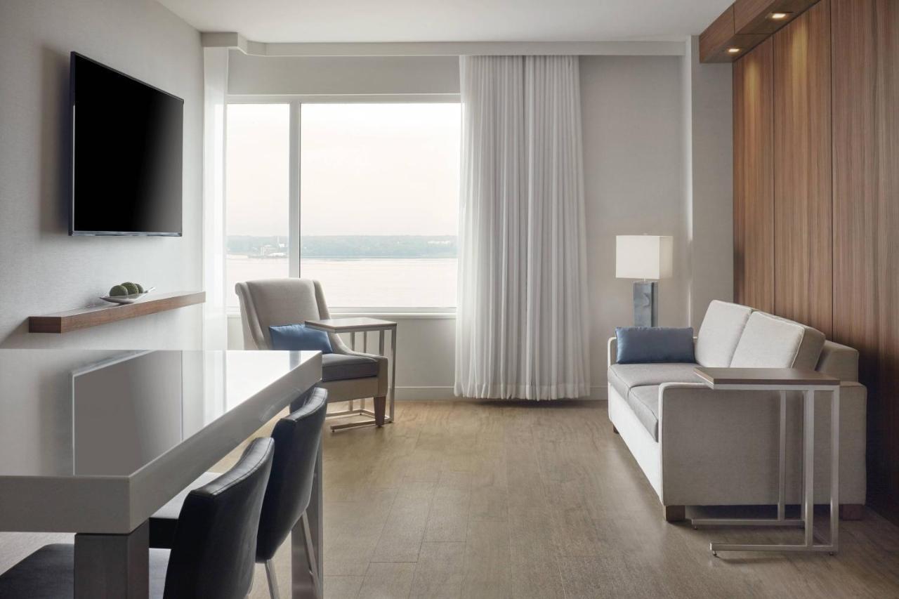 Delta Hotels By Marriott Trois Rivieres Conference Centre Екстериор снимка